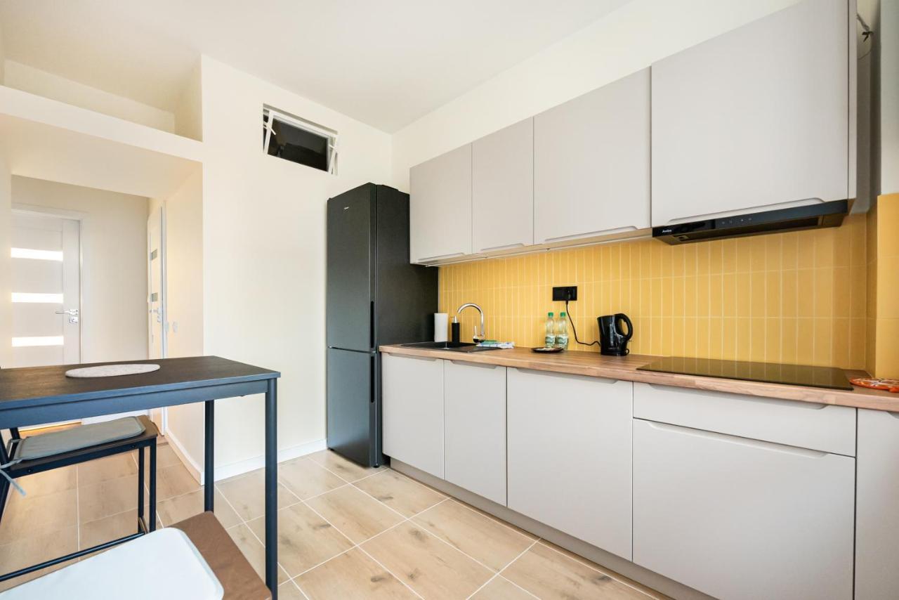 Ochota Sunny Apartment Warsaw Exterior photo