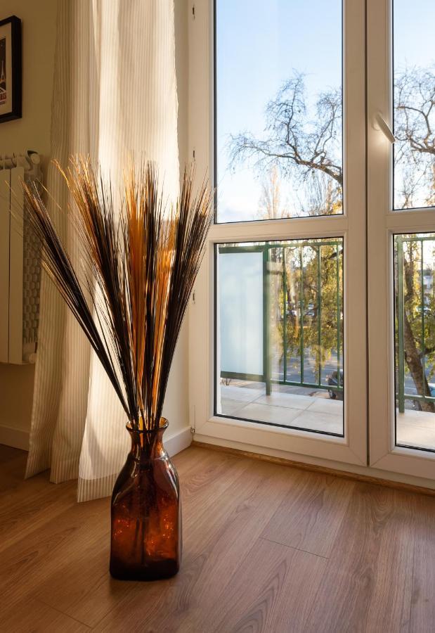 Ochota Sunny Apartment Warsaw Exterior photo